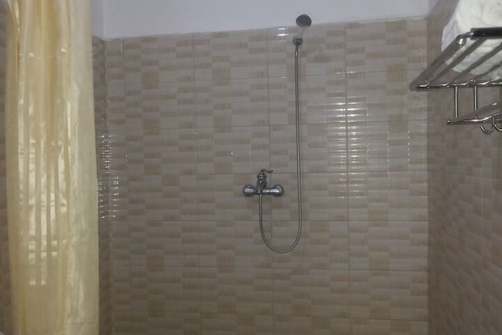 Room 27 of 60