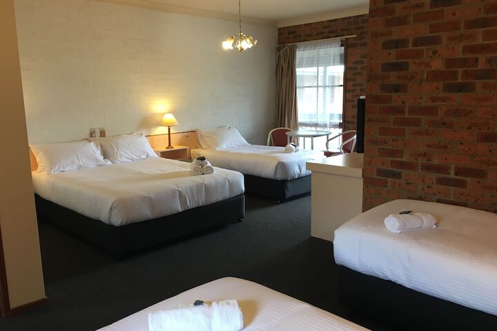 Room 5 of 37