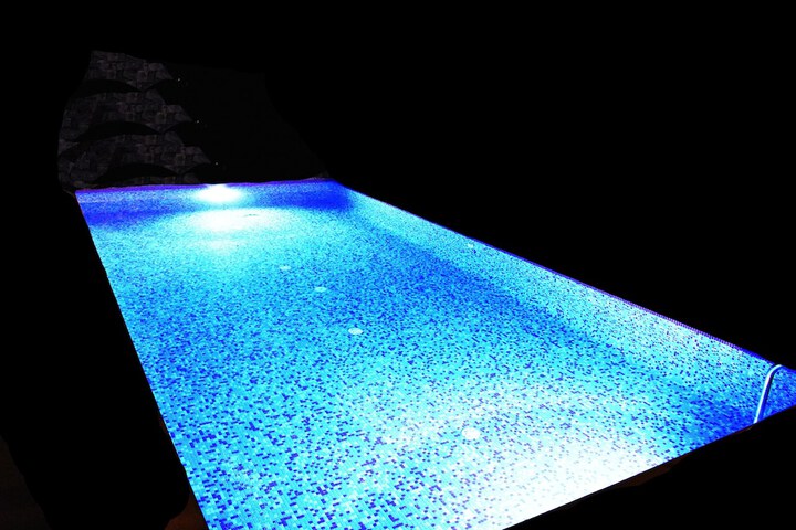 Hotel with Pool