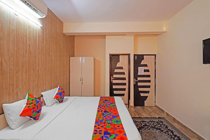 Room 12 of 32