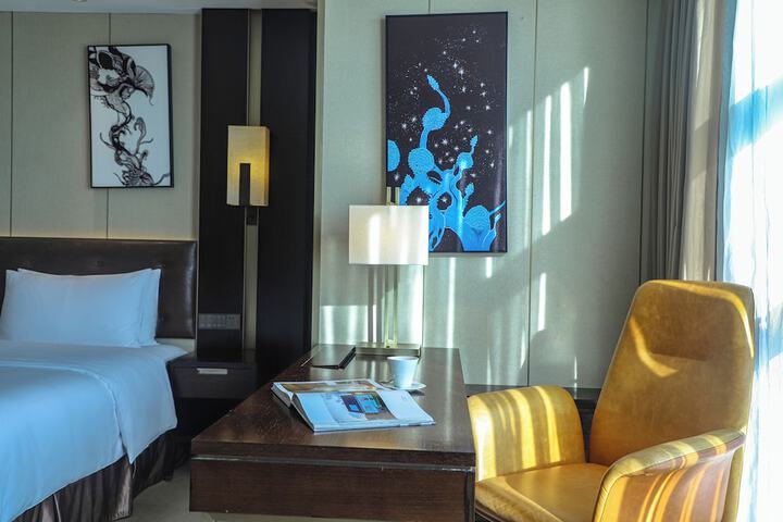 Room 26 of 49