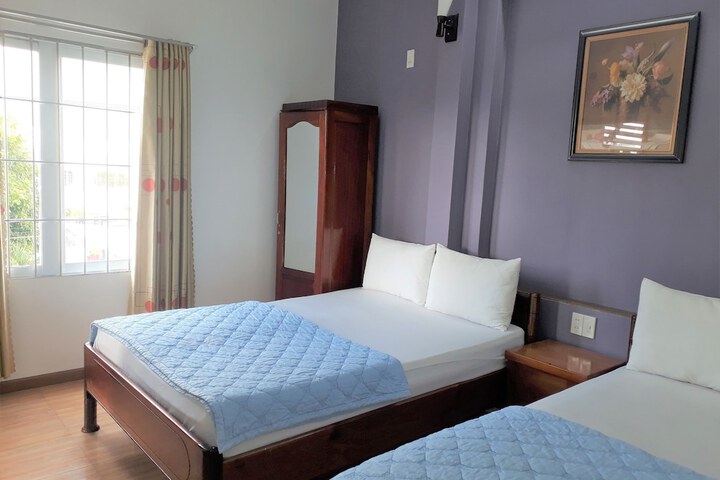 Room 10 of 37