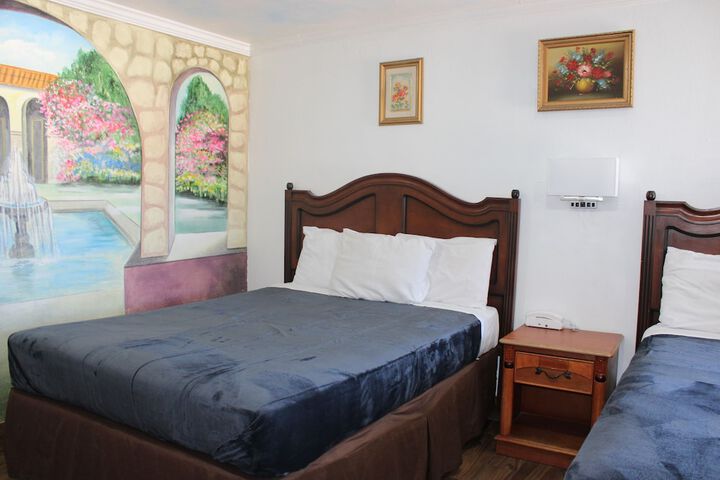 Room 15 of 68