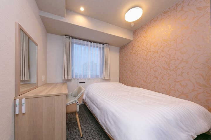 Room 4 of 26