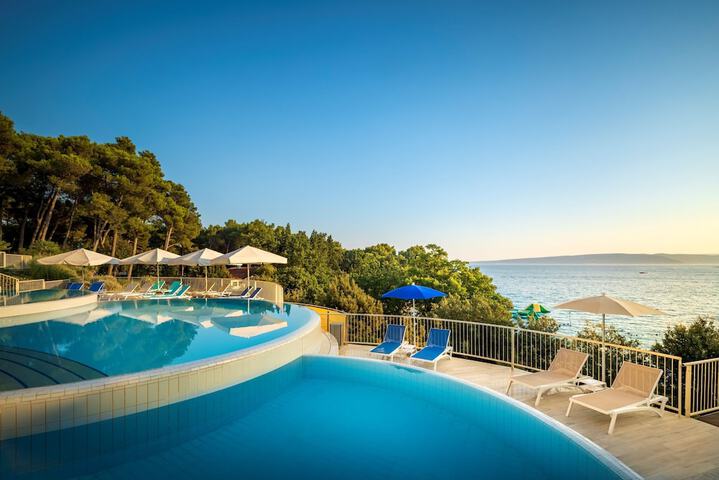 Pools & Facilities