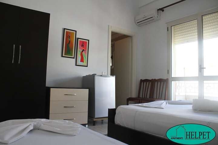 Room 6 of 25