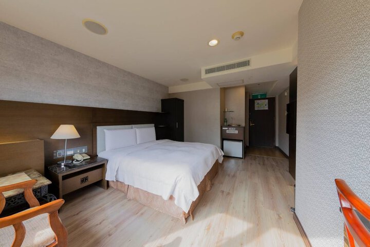 Room 14 of 24