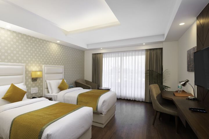 Room 10 of 48