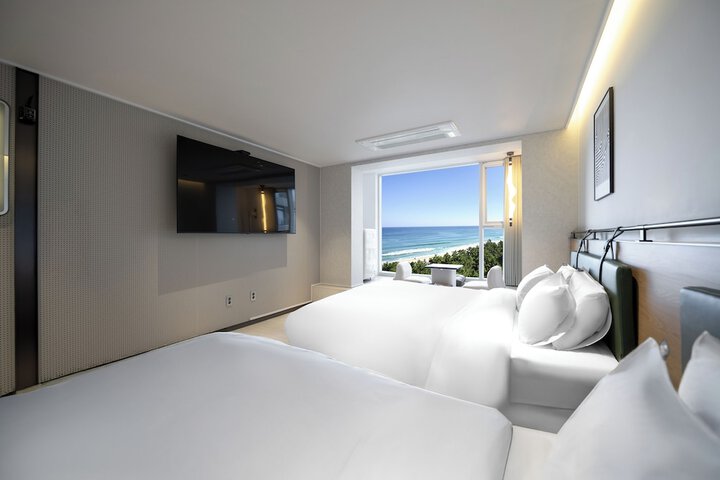 Room 42 of 89