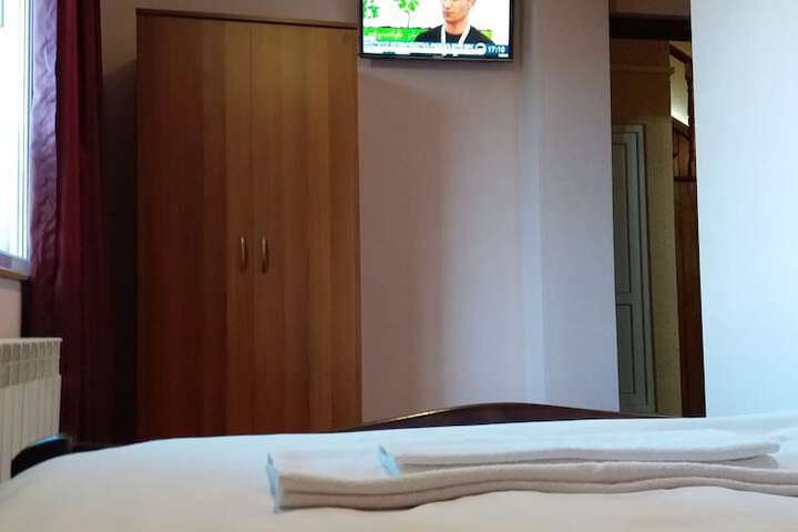 Room 6 of 38