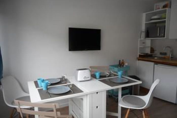 Room 10 of 17