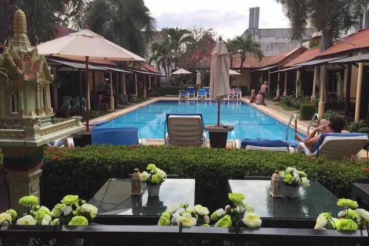 Pool Hotel
