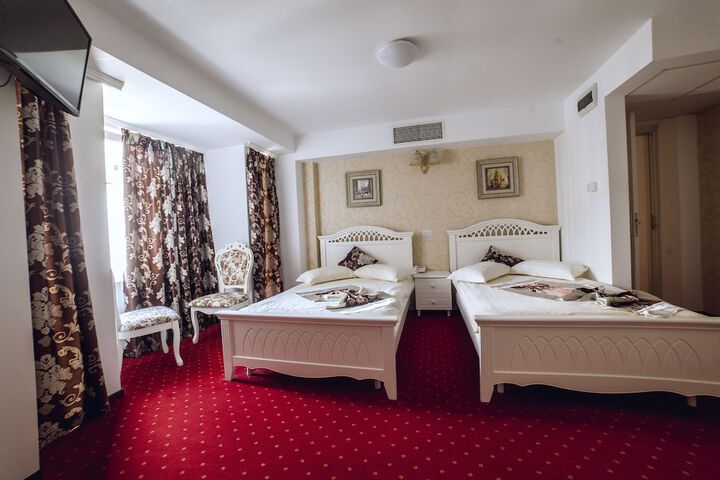 Room 7 of 38