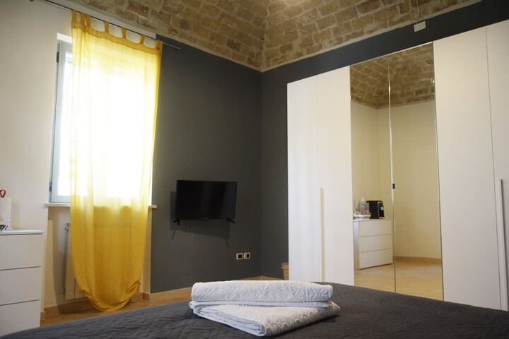 Room 9 of 20