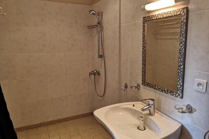 Room 19 of 27