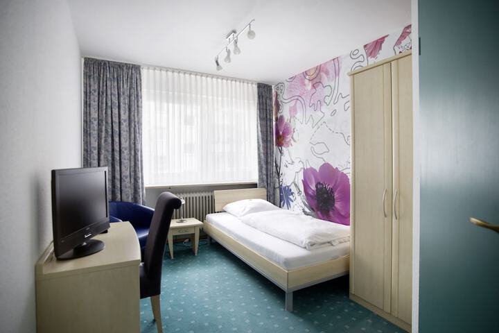 Room 4 of 56