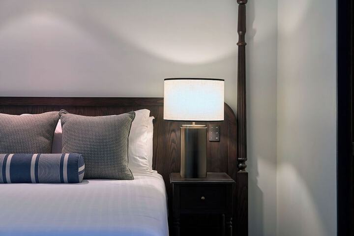 Room 8 of 40