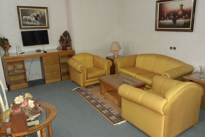 Room 8 of 16