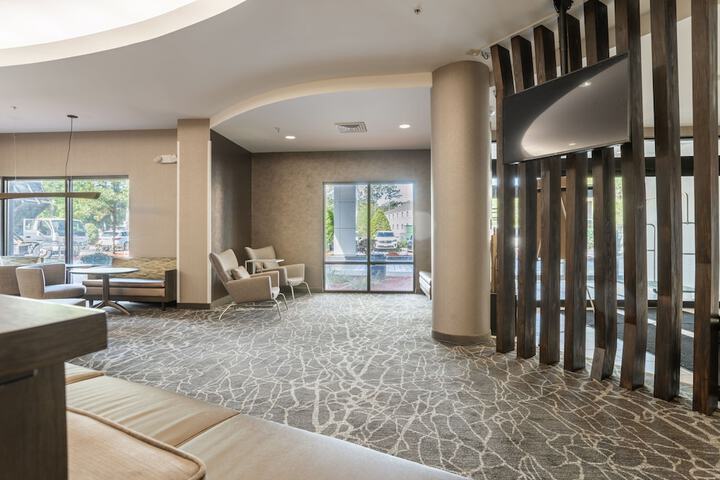 Lobby lounge