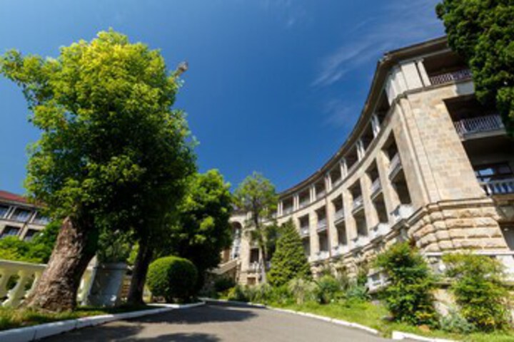Hotel Exterior 19 of 51