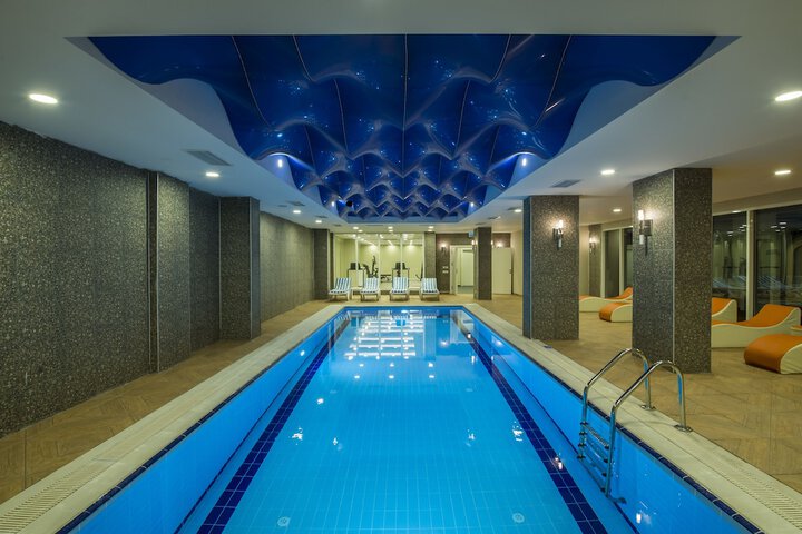 Pools & Facilities