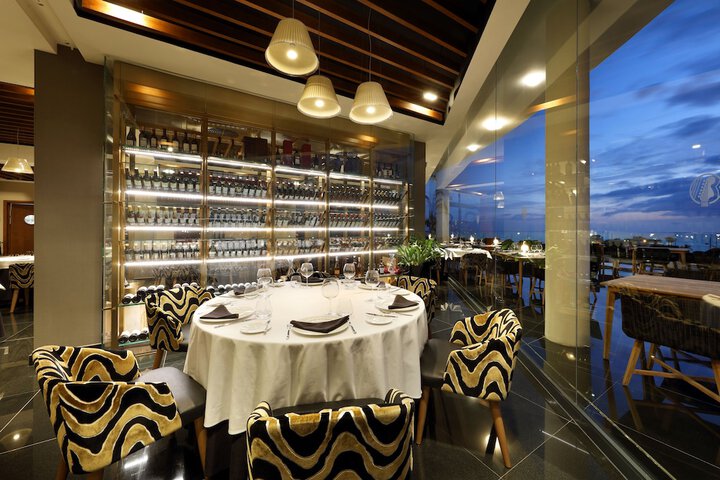 Dining 94 of 140