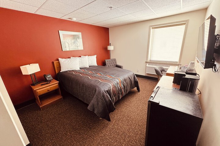 Room 6 of 15