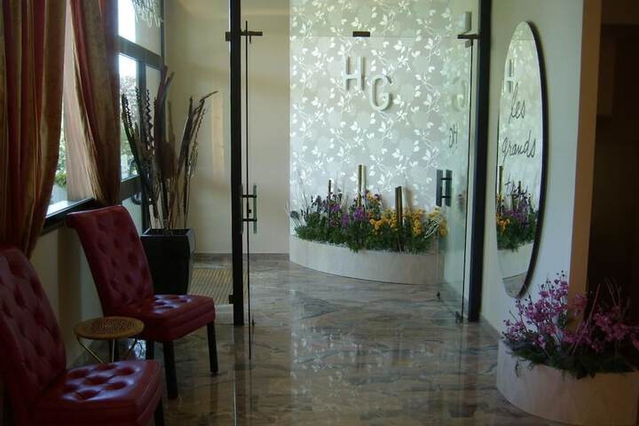Entrance & Lobby