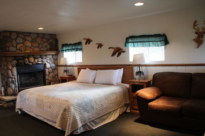 Room 2 of 175
