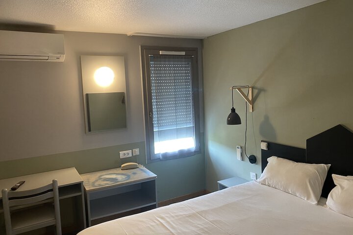 Room 34 of 73