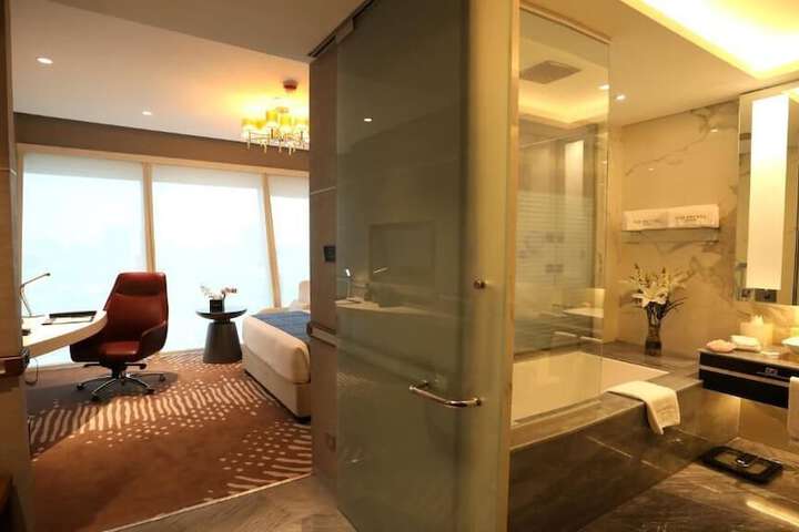 Room 25 of 67