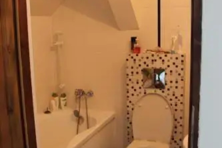Room 6 of 6