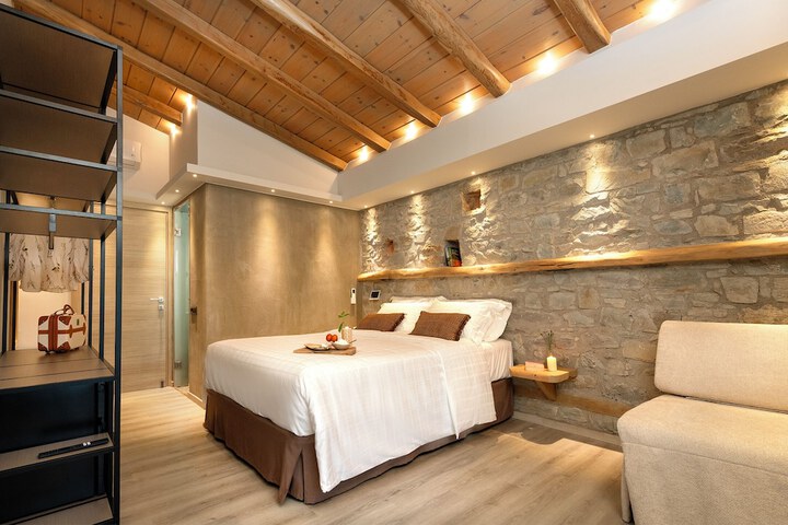 Room 10 of 20