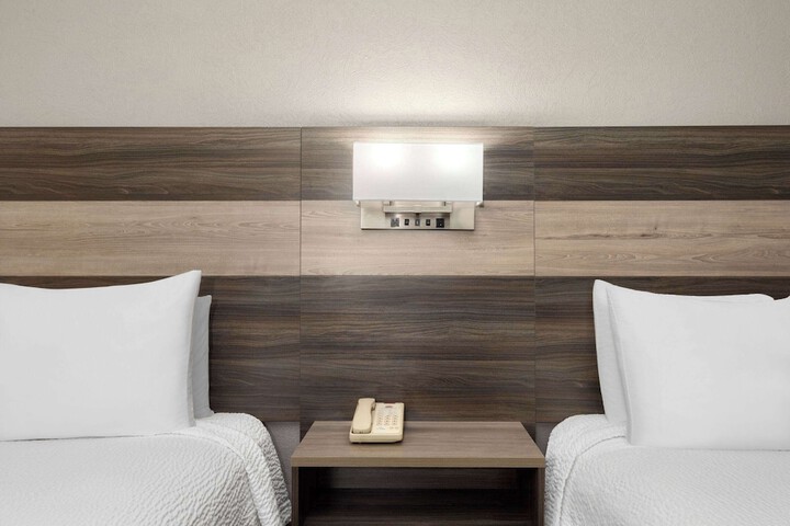 Room 14 of 43