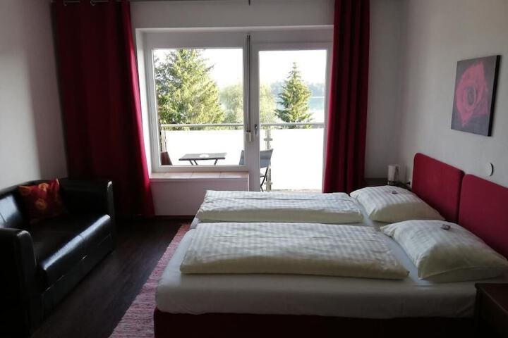 Room 6 of 20