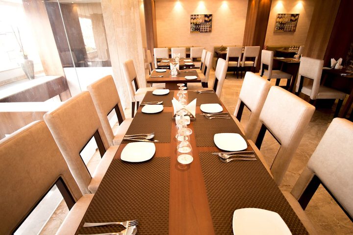 Dining 15 of 30
