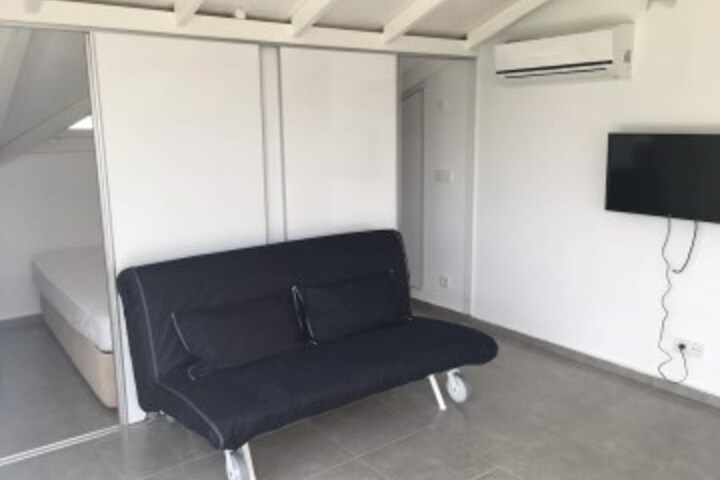 Room 37 of 85