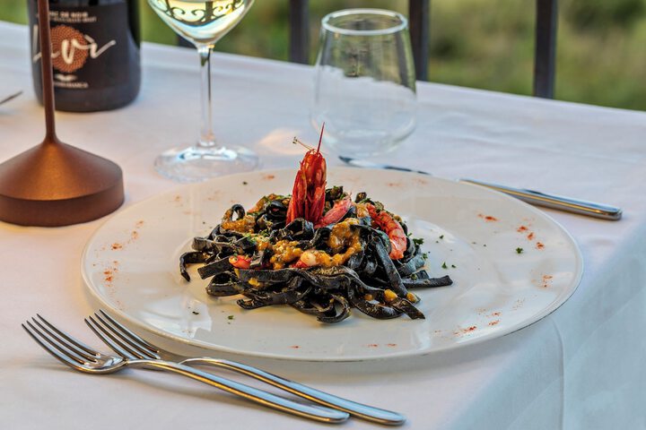 Dining 82 of 128
