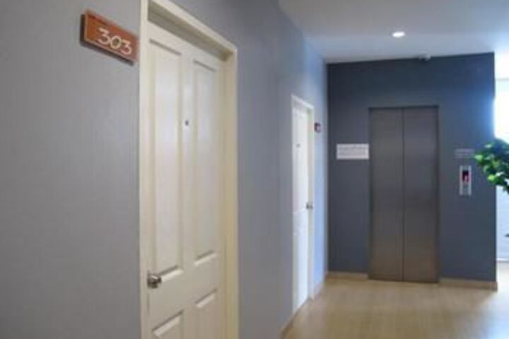 Ballroom/Hall 12 of 18