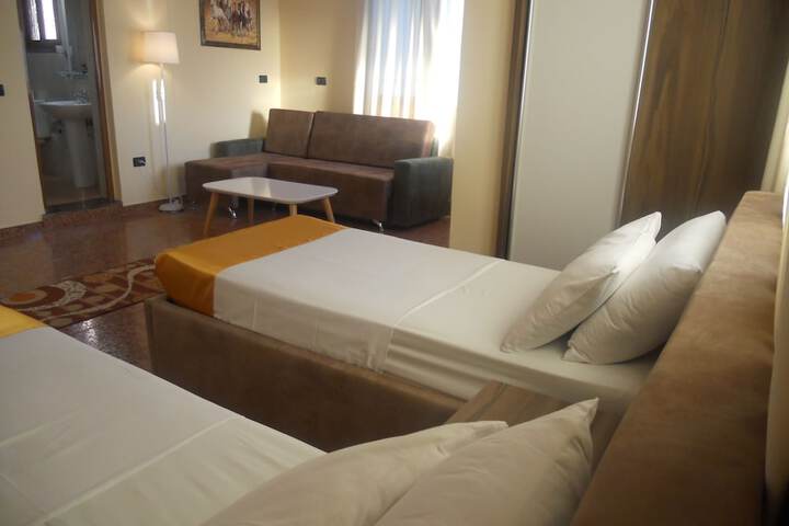 Room 17 of 41