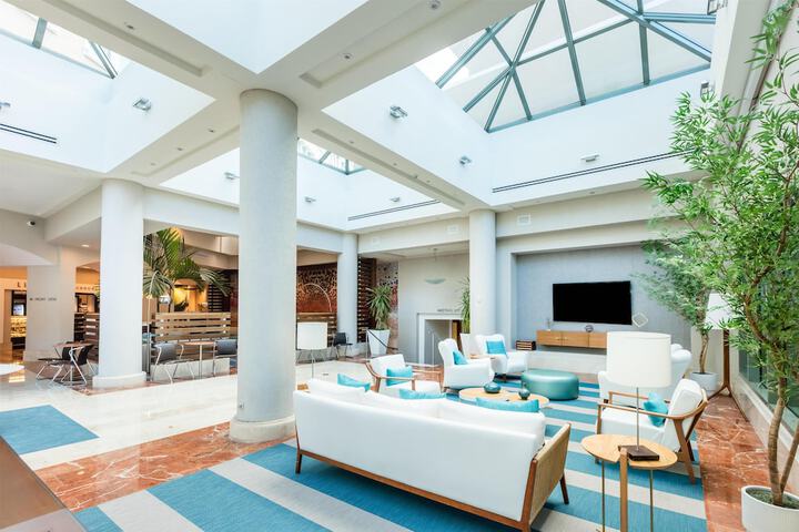 Guest Lobby