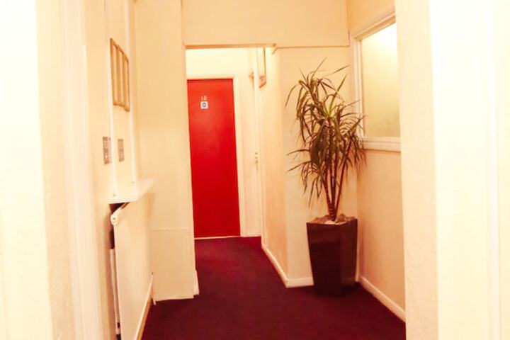 Ballroom/Hall 36 of 45