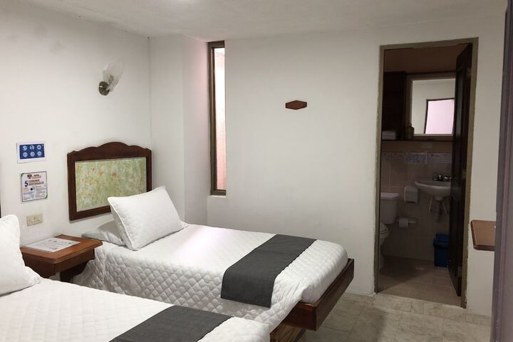 Room 25 of 43