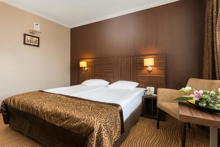 Room 10 of 59