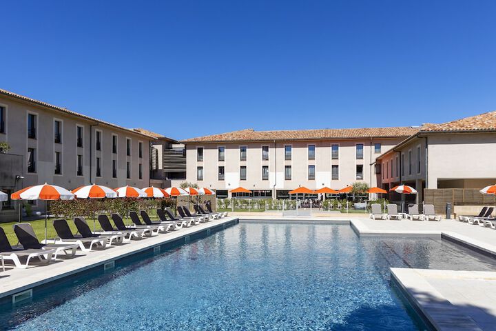 Pool Hotel