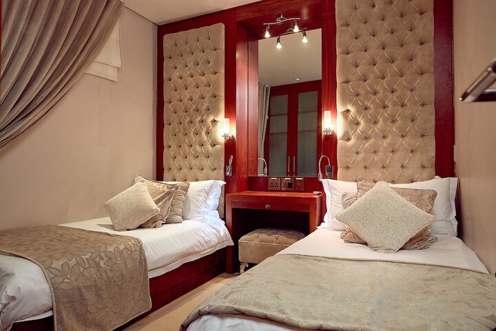 Room 13 of 191