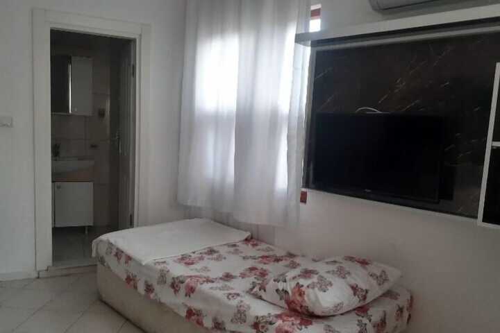 Room 27 of 144