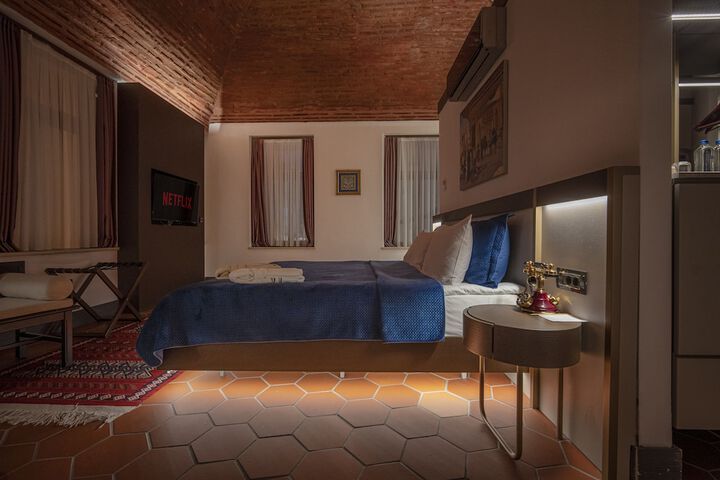 Room 50 of 78
