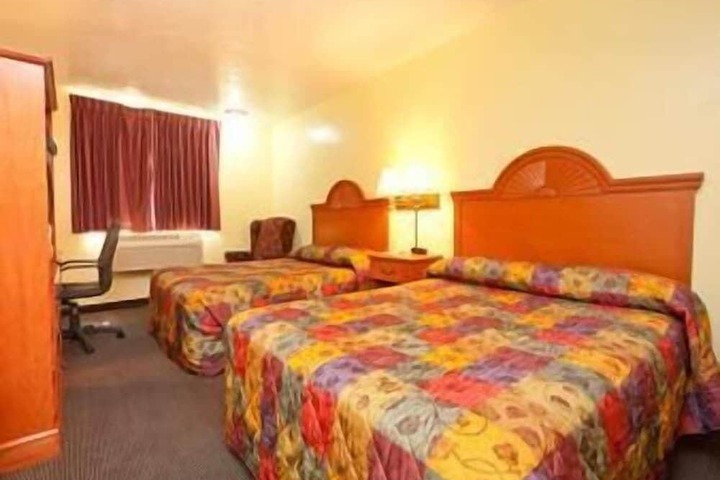 Room 13 of 74