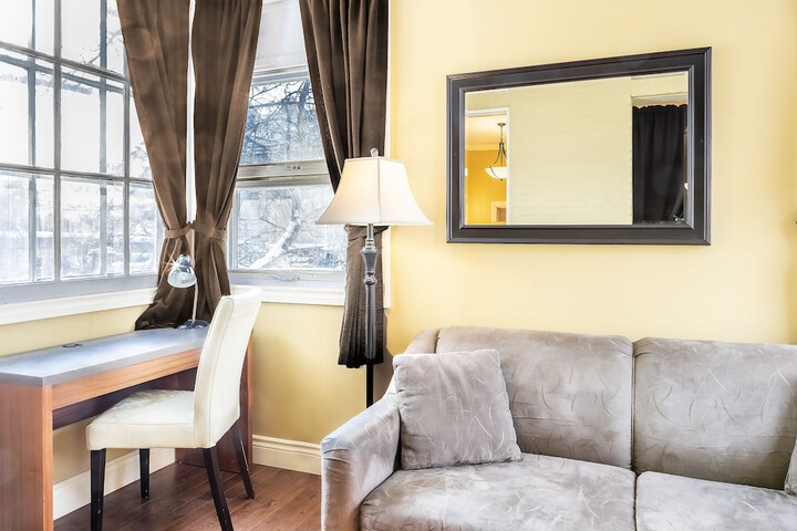 Room 12 of 19
